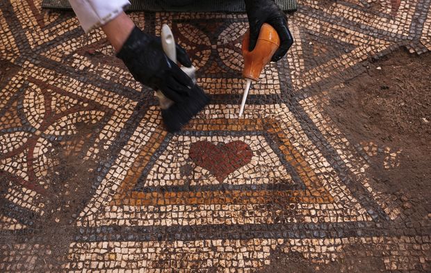 Mozaiklerde ortaya çıktı... İzmir'in 1500 yıllık aşk hikayesi