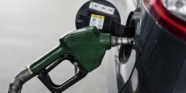 Benzine büyük zam! Güncel benzin ve motorin fiyatları