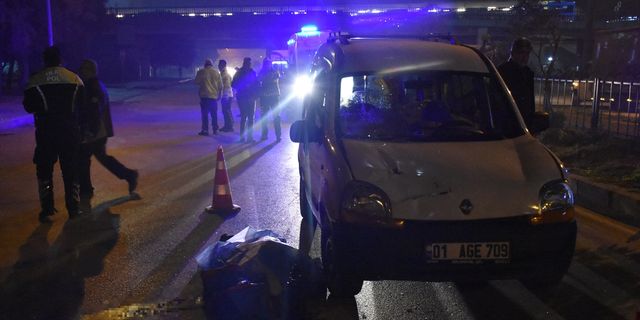 Otomobilin çarptığı 2 kadından biri hayatını kaybetti