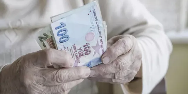 Emekli memurlara ilave ikramiye ödenecek