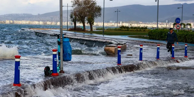 Meteoroloji'den İzmir için uyarı: Fırtına geliyor