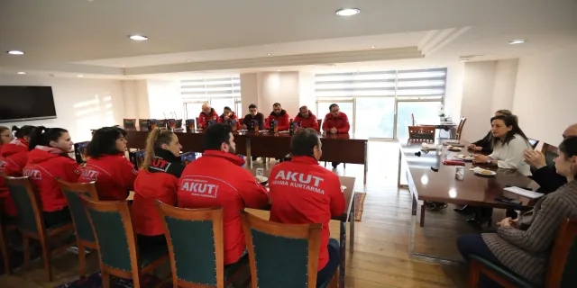 Sengel'den AKUT Selçuk ekibine: Emeklerinize sağlık!