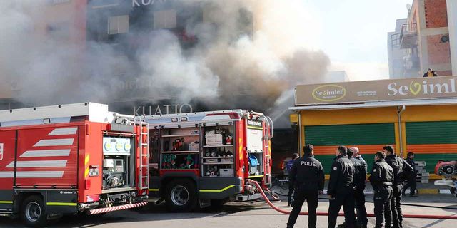 İzmir Konak'ta yangın felaketi: 2 kişi öldü!