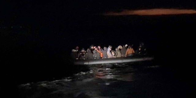 İzmir açıklarında 37 göçmen kurtarıldı