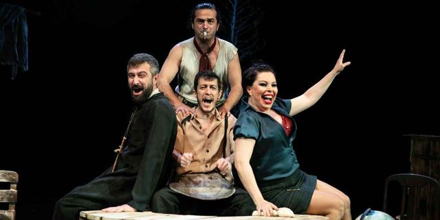 Tiyatro seven İzmirliler dikkat! "3 Nalla 1 At" izleyici ile buluşacak