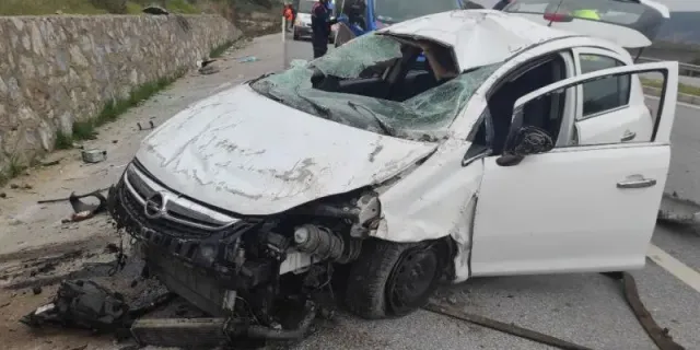 İzmir'de feci kaza: 2 kişi hayatını kaybetti!