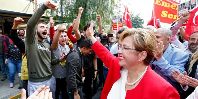 Pekdaş: İzmir enerjisini Türkiye’ye yayalım
