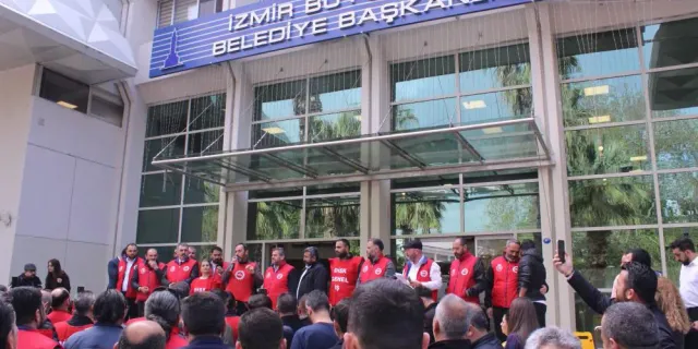 İzmir Büyükşehir'in İZELMAN işçileri iş bıraktı