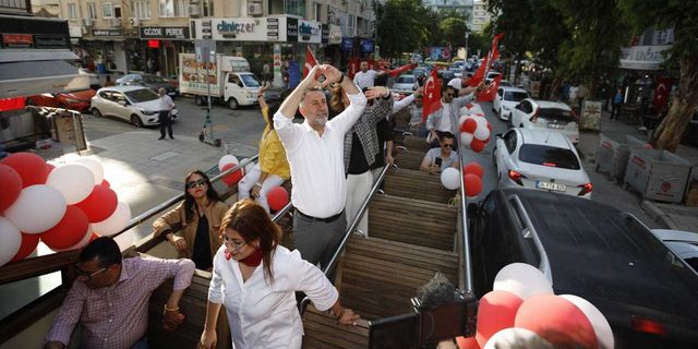 Bayraklı'da sokak sokak 19 Mayıs coşkusu
