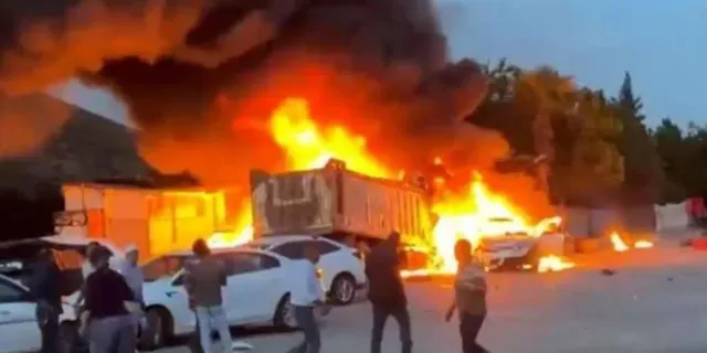 Hatay'da kamyon kalabalığın arasına daldı! Çok sayıda ölü ve yaralı var