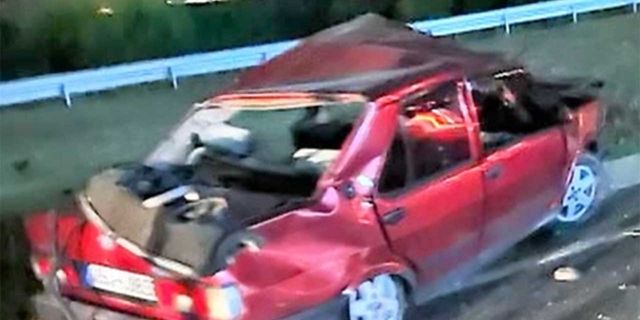 Denizli'de otomobil kamyonla çarpıştı: 3 kişi öldü!