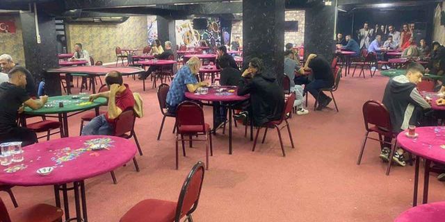 İzmir'de 96 kişi kumar oynarken yakalandı