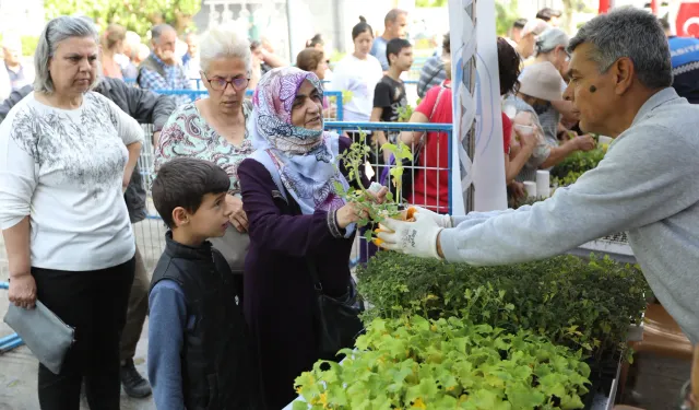 İzmir’de doğal ürünlerin yeni buluşma noktası: Efes Tarlası Üretici Pazarı kapılarını açıyor, geri sayım başladı