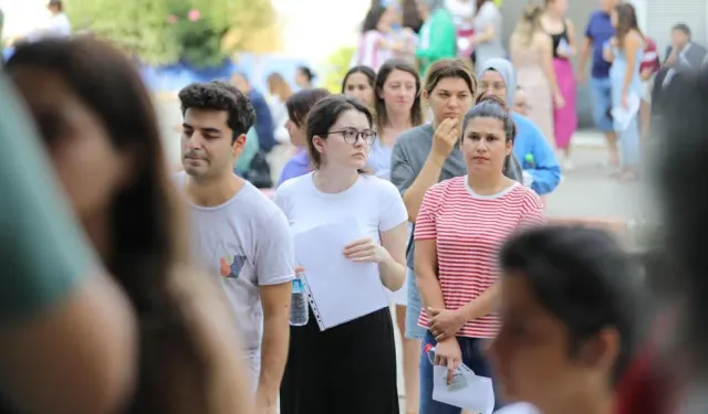 Bayraklı’da öğretmen ve eğitmenler için sınav heyecanı