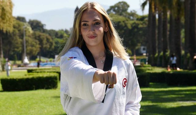 İzmir'in sporcusu kırık elle bronz madalya kazandı