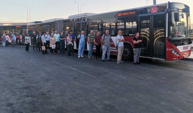 İzmir'de grev krizi: Trafik durma noktasına geldi, otobüslerde kuyruk oluştu