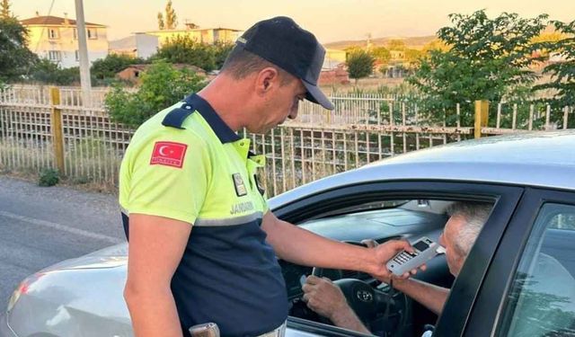 İzmir'de 2 bin 744 sürücüye ceza kesildi!
