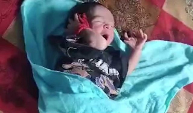 26 parmakla doğdu diye bebeği tanrıça ilan ettiler
