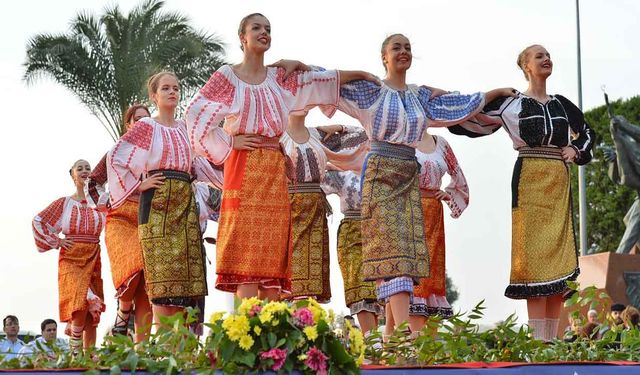 İzmir'de 17. Uluslararası Balkanlılar Halk Dansları ve Kültür Festivali başlıyor