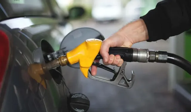 Petrol fiyatları düştü: Yeni indirimler kapıda