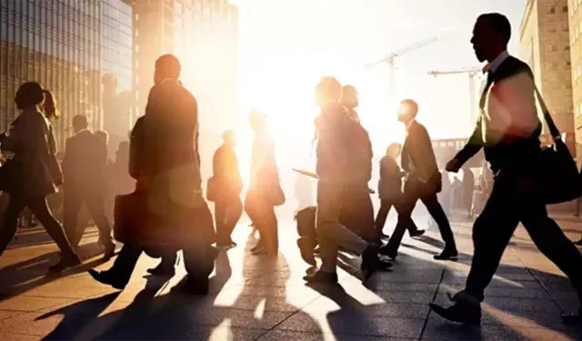 İzmir’de yeni istihdam hamlesi: Nitelikli iş gücü için kurs merkezi açıldı