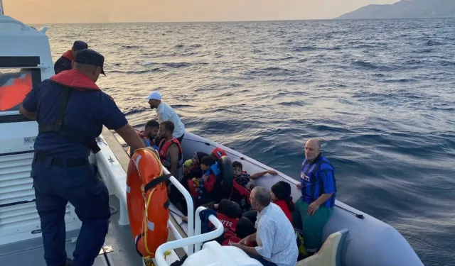Yunan Sahil Güvenliğinin ölüme terk ettiği 20 kaçak göçmen kurtarıldı   
