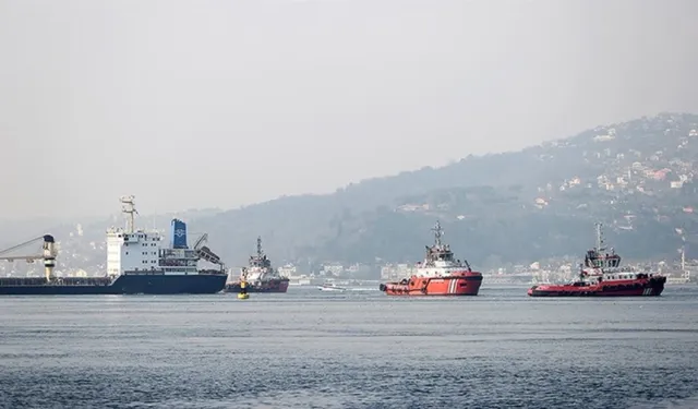 Fırtına etkisini gösteriyor: İstanbul Boğazı'nda gemi trafiği askıya alındı