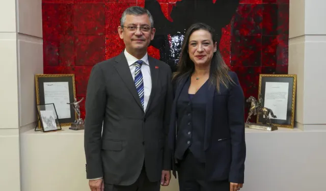 İzmirli başkandan CHP lideri Özgür Özel'e ziyaret