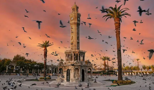 Büyükşehir düzenliyor: İzmir'e yeni gelen üniversitelilere kent turu