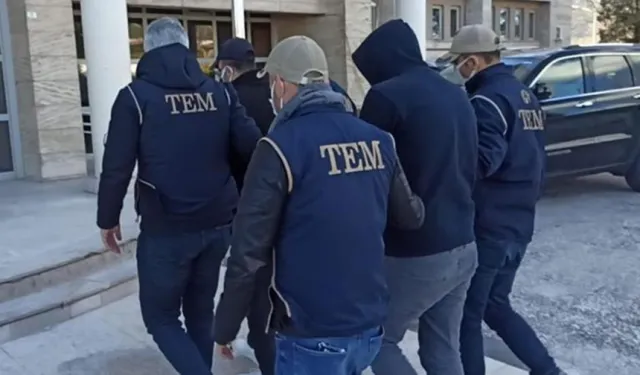 İzmir merkezli üç ilde FETÖ operasyonu: 6 şüpheli yakalandı