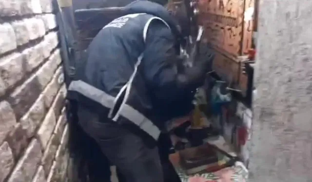 İzmir polisi yakaladı: Evini silah imalathanesine çevirmiş