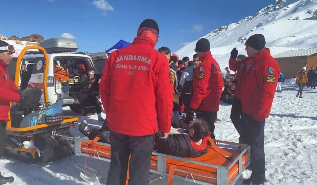 Snowboard keyfi çileye döndü: Mahsur kalan doktoru ekipler kurtardı