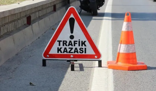İzmir'de kaza: Geri manevra yapmak isteyen tır, motosiklete çarptı
