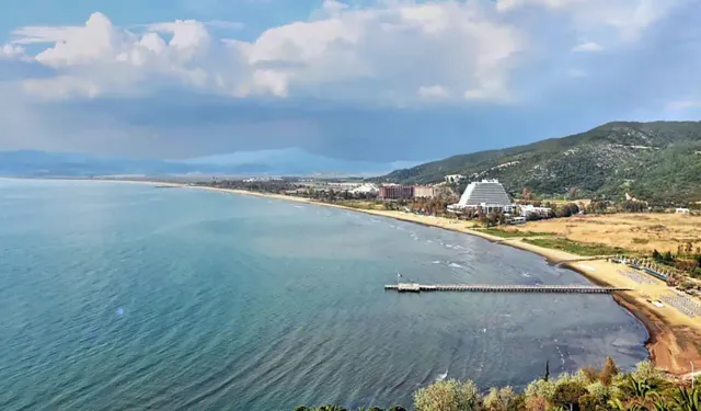 İzmir'in en huzurlu plajlarından biri: Upuzun sahiliyle eşsiz bir keyif vaadediyor