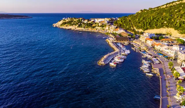 İzmir Karaburun'da icradan satılık bina