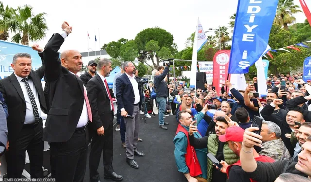 İzmir Büyükşehir’de toplu iş sözleşmesi sevinci: İşçiler yüzde 67,07 oranında zam aldı