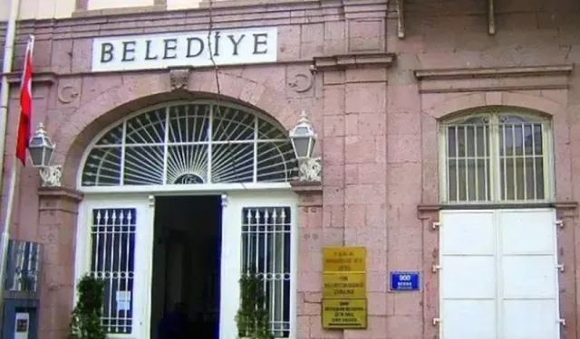 İzmir Büyükşehir Belediyesi'nde kaç kişinin işten çıkarılacağı açıklandı