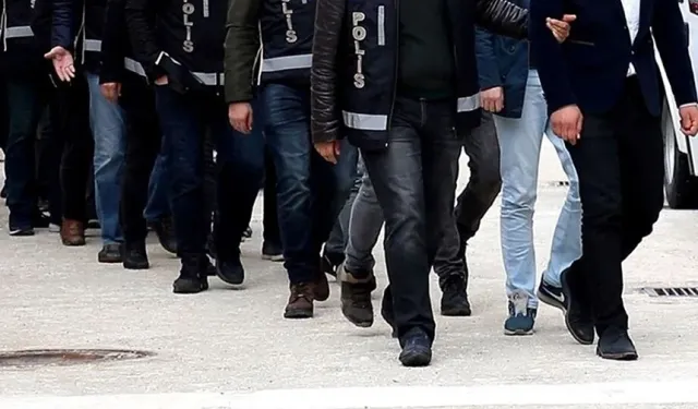 İzmir merkezli 5 ilde FETÖ operasyonu: 10 kişi gözaltına alındı