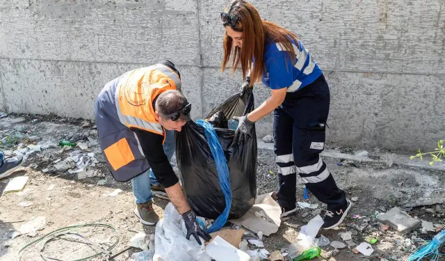 Temiz tutmak mümkün: İzmir'de her gün tonlarca çöp toplanıyor