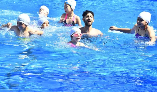 Yaz sıcakları yaklaşıyor: İşte İzmir'de serinleyebileceğiniz en güzel havuzlar