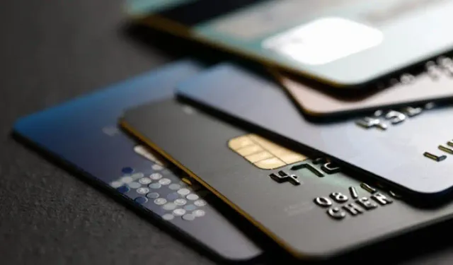 Kredi kartı borçları dağ oldu: Bataklığa doğru gidiyoruz