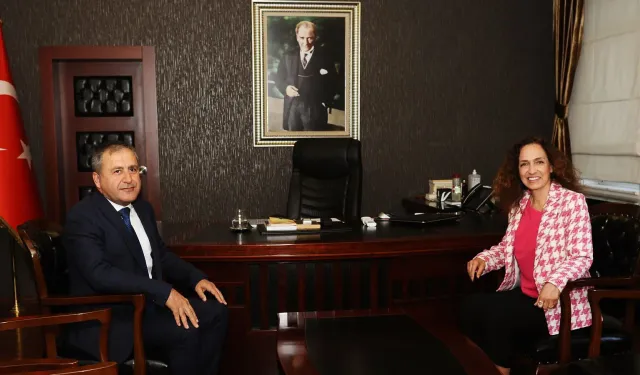 Karşıyaka'da Başkan Ünsal, Kaymakam Demir'i ziyaret etti