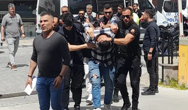 Kuşadası'nda eğlence mekanına tüfekle ateş açan iki kişi tutuklandı