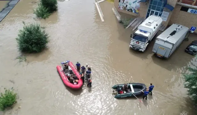 Rusya'da nehir taştı: Binlerce ev sular altında