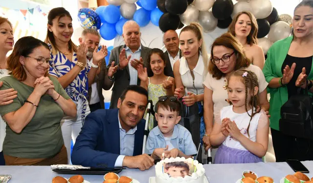 Çiğli'de Başkan Yıldız'dan SMA hastası Doruk'a doğum günü sürprizi