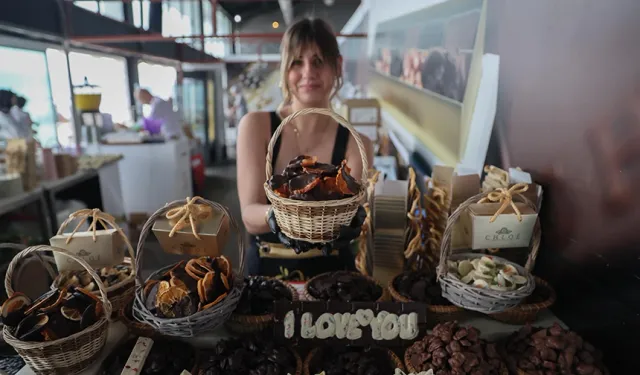 İzmir'de çikolataya doyuran festival başladı