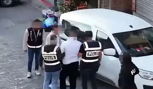 İzmir'de 124 adrese baskın: 77 kişi yakalandı