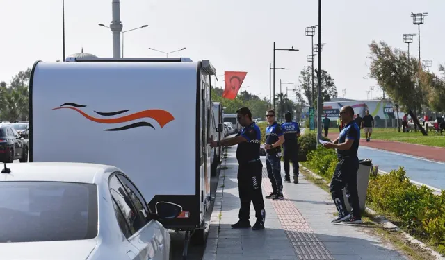 İzmir Büyükşehir harekete geçti: Karşıyaka'da karavan işgaline son