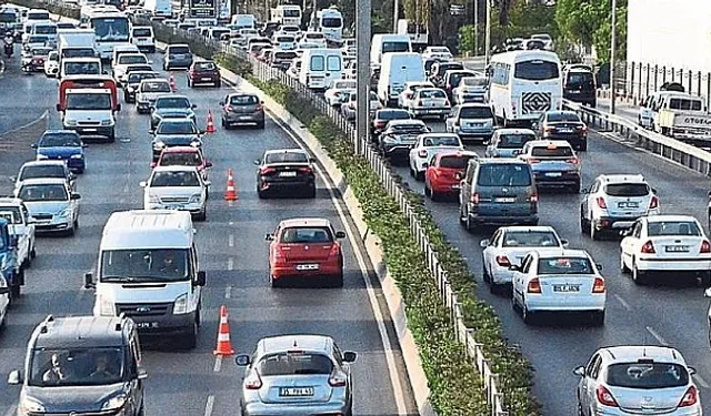İzmir verileri açıklandı: Trafiğe kayıtlı araç sayısında artış var