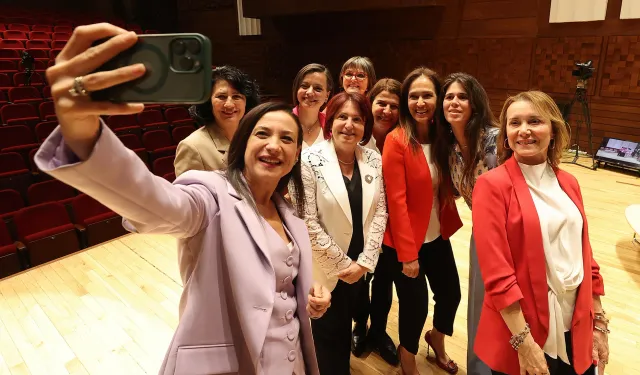 İzmir'in kadın başkanları soruları yanıtladı | Sengel: Birbirimizden feyz alacağız